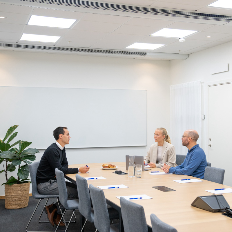 Conference room with Biocentric lighting